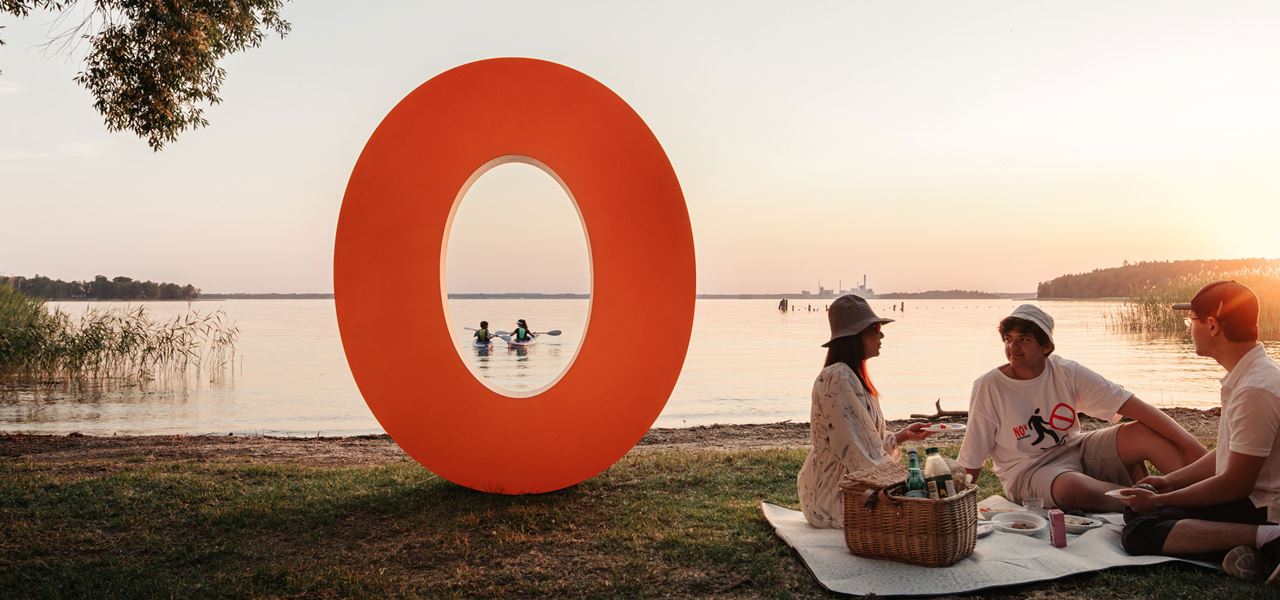 Resan mot noll Mälaren Resan mot noll. Picnic vid Mälaren