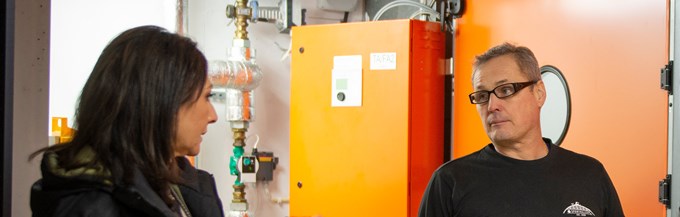 Samtal kring energitjänster.